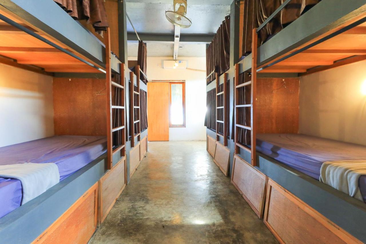 Hostel Bukit Sangcure Toyapakeh Exterior photo